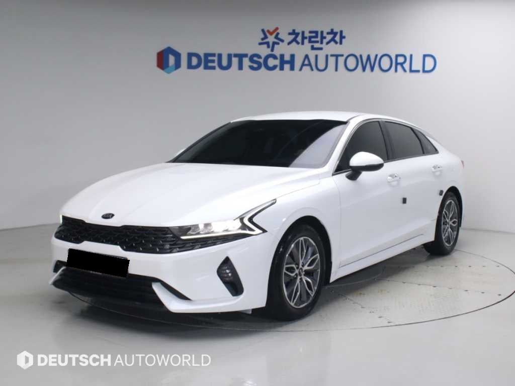 Kia K5 — photo 01