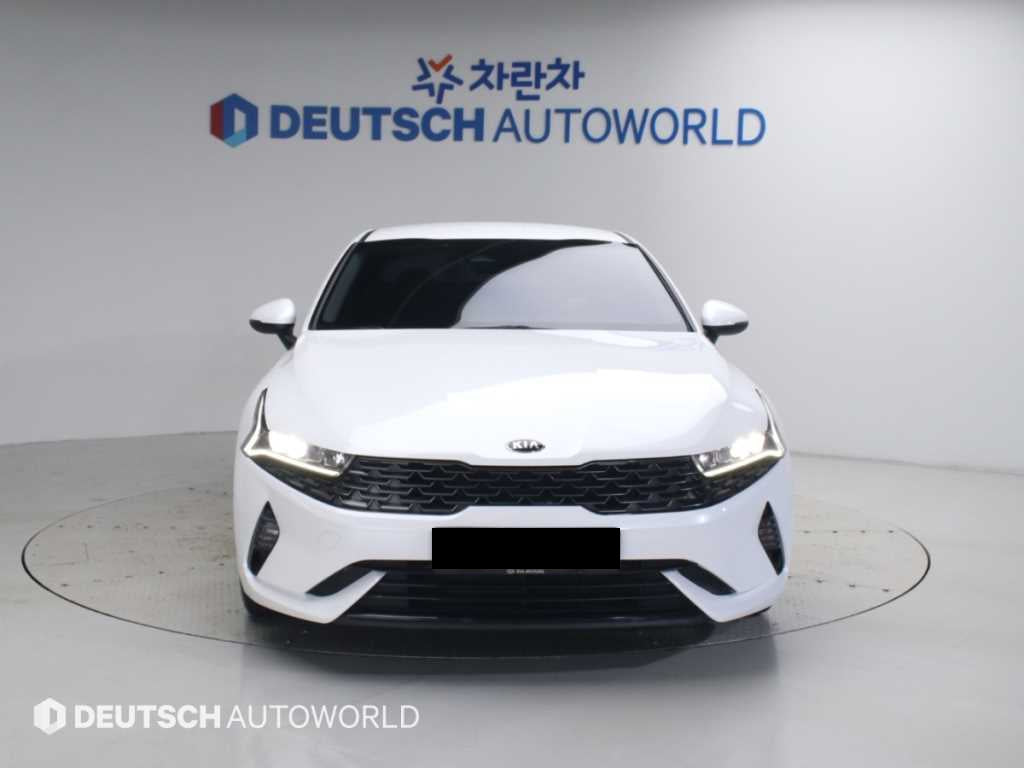 Kia K5 — photo 03