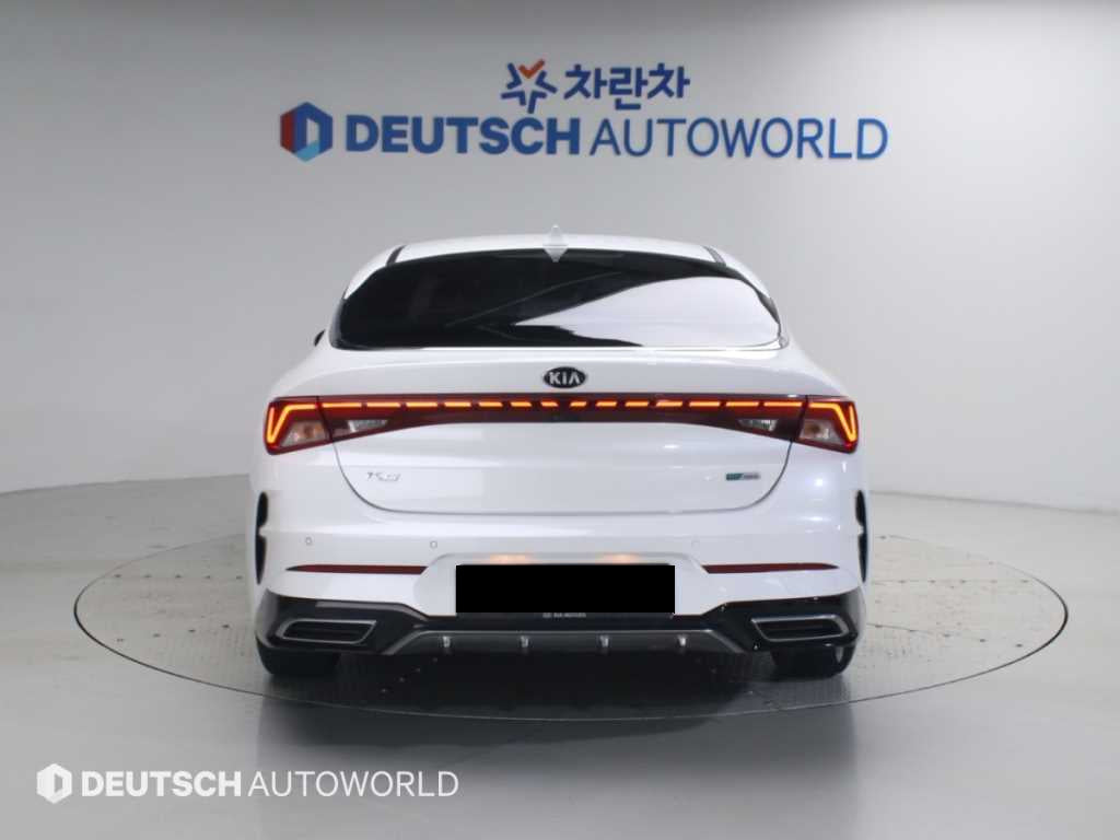 Kia K5 — photo 04