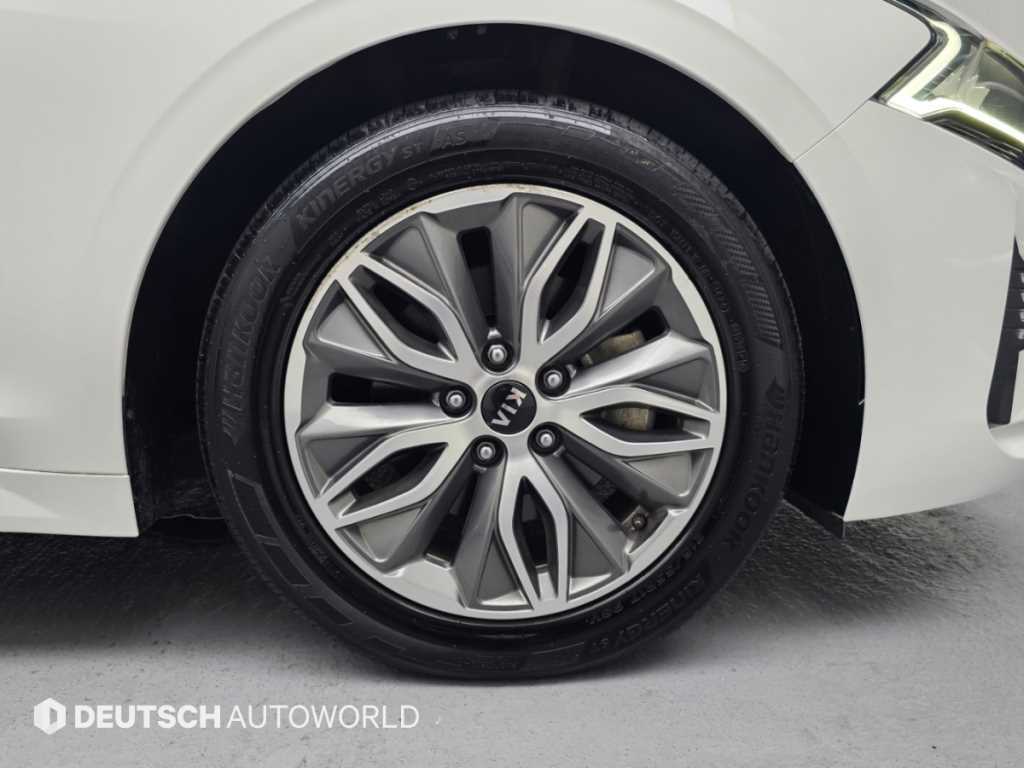Kia K5 — photo 05