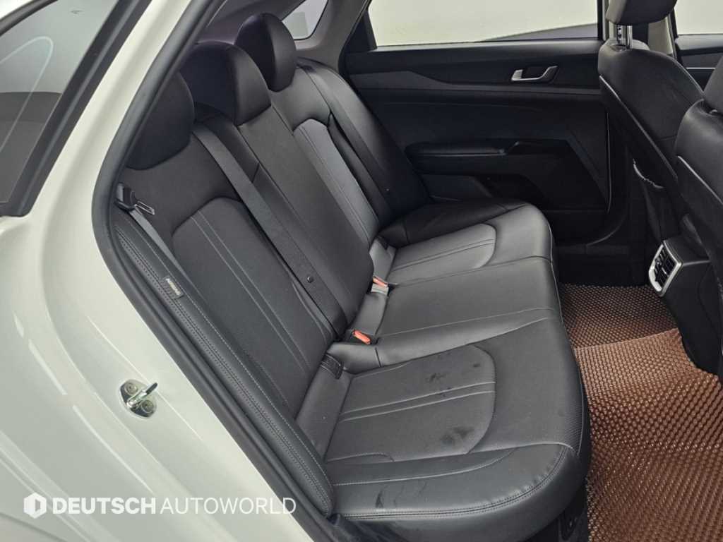 Kia K5 — photo 12