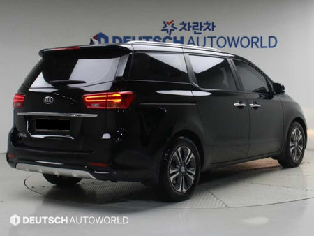 Kia Carnival — photo 02