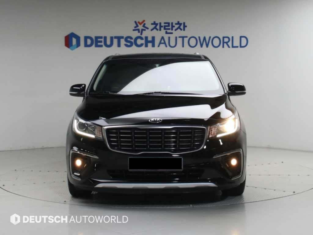 Kia Carnival — photo 03
