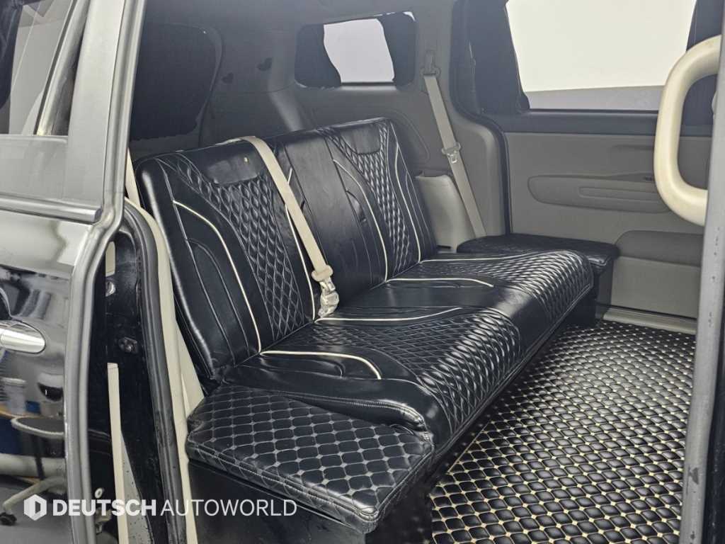 Kia Carnival — photo 12