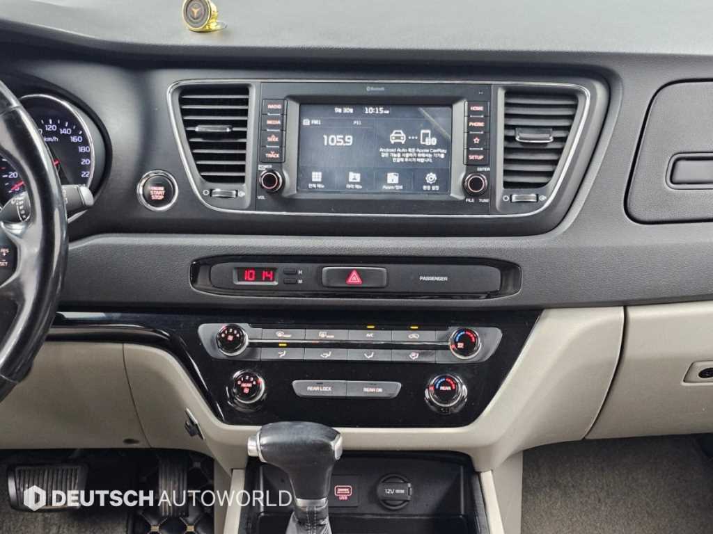 Kia Carnival — photo 14