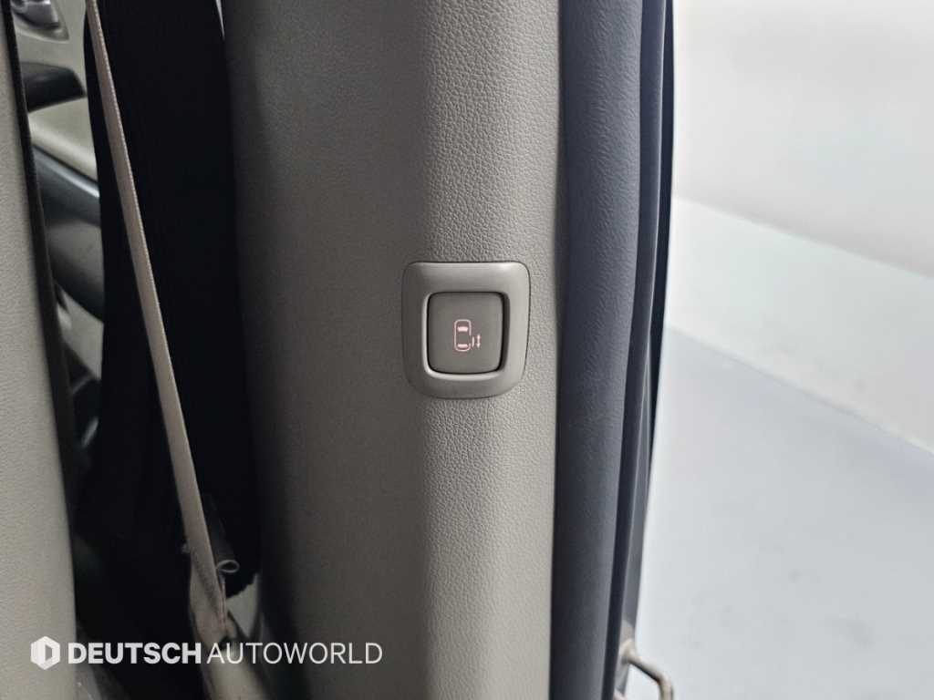 Kia Carnival — photo 17