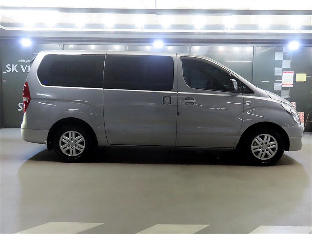 Hyundai Starex — photo 03