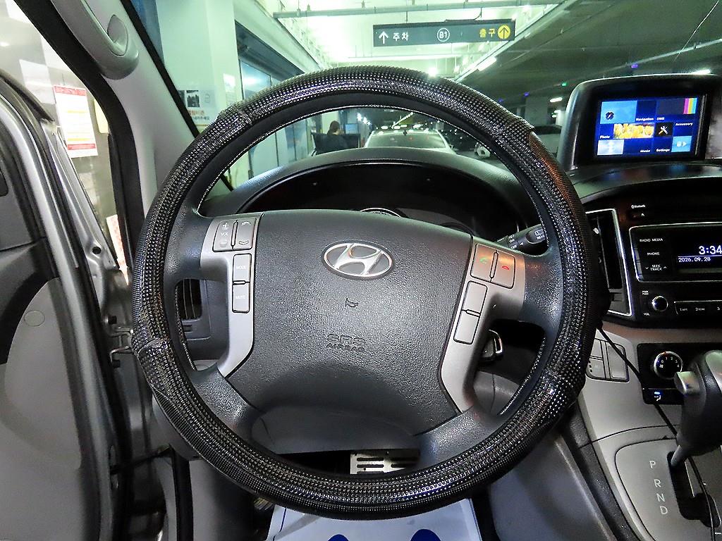 Hyundai Starex — photo 08