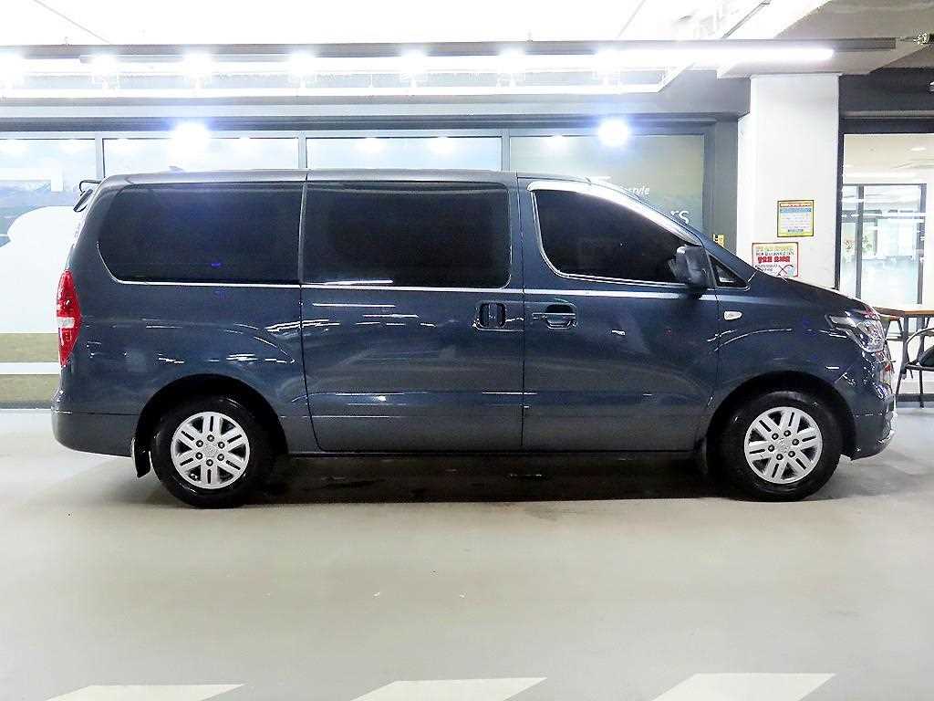Hyundai Starex — photo 03