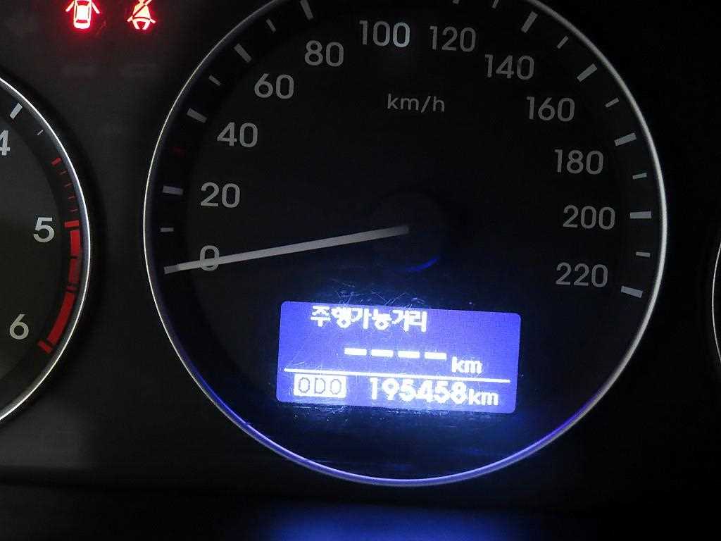 Hyundai Starex — photo 09