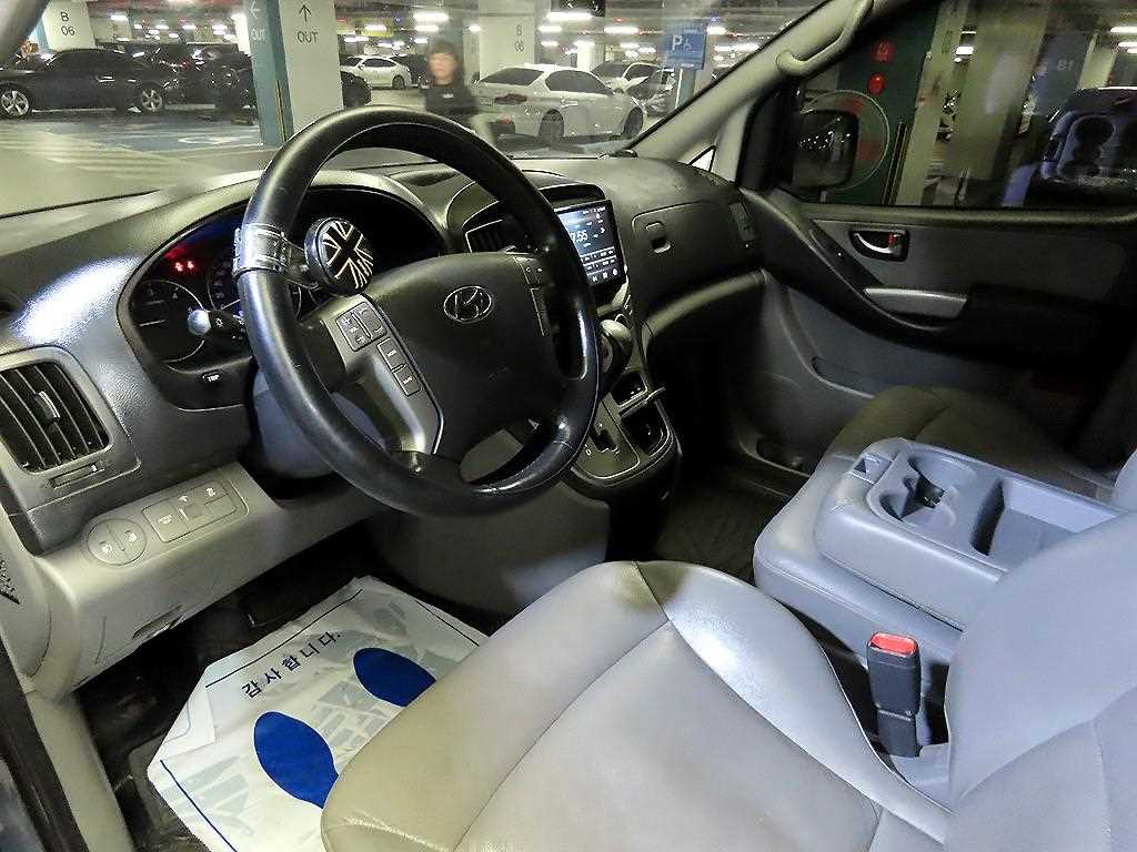 Hyundai Starex — photo 10