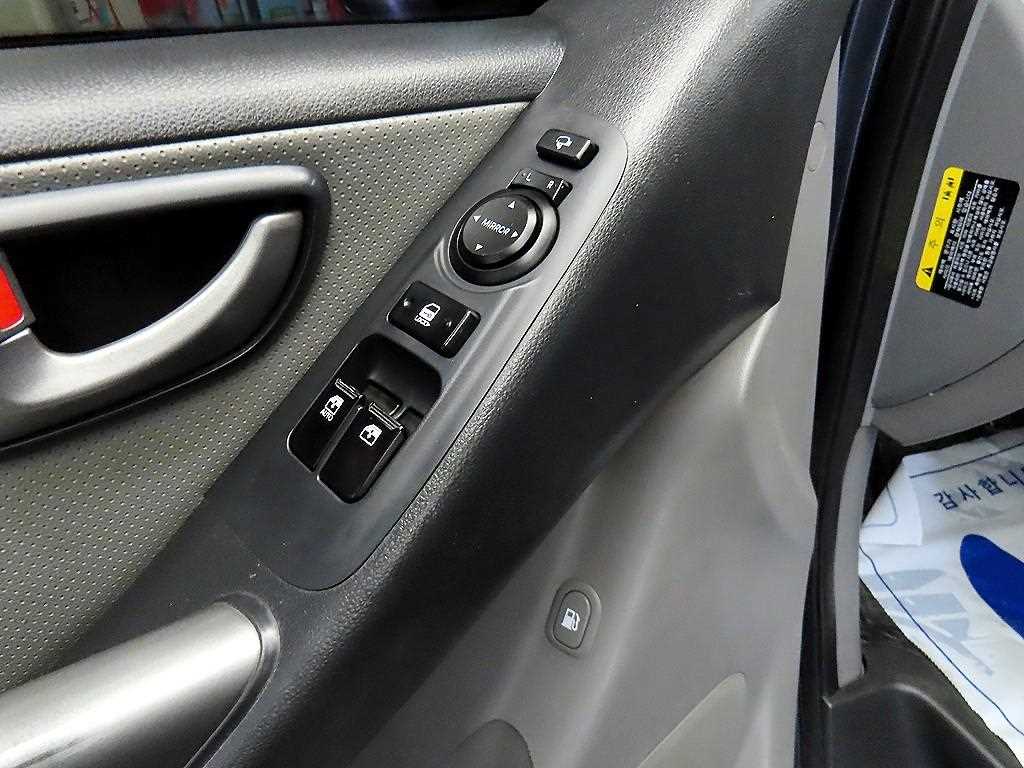 Hyundai Starex — photo 13