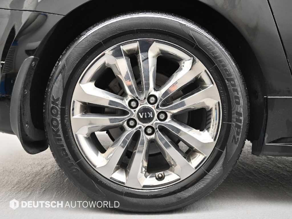 Kia Carnival — photo 05
