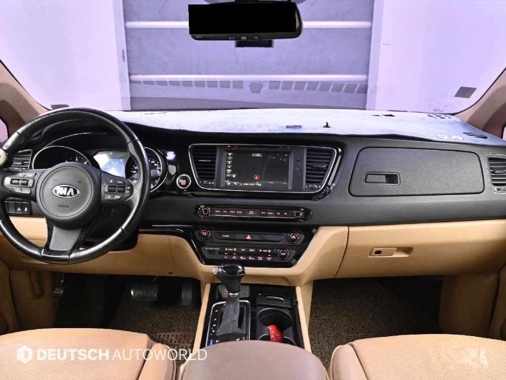 Kia Carnival — photo 07