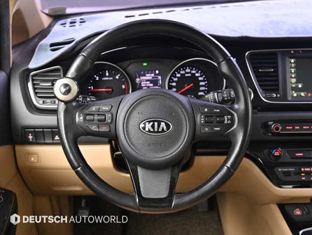 Kia Carnival — photo 13