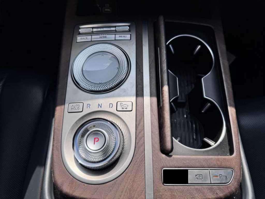 Genesis G80 — photo 08