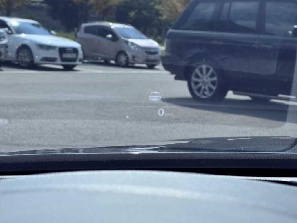 Genesis G80 — photo 12