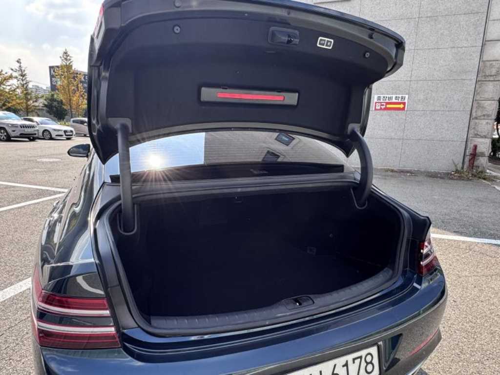 Genesis G80 — photo 17