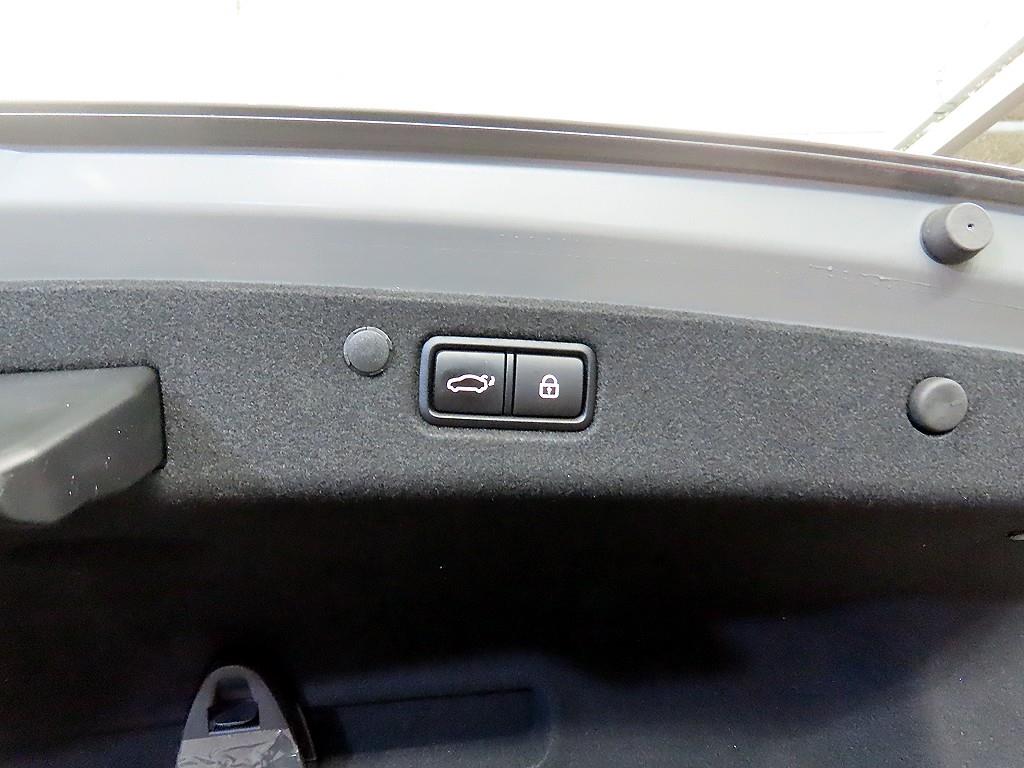 Hyundai Grandeur — photo 16