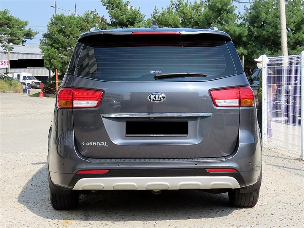 Kia Carnival — photo 04