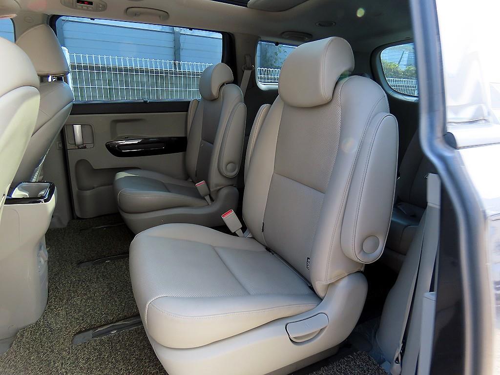 Kia Carnival — photo 06