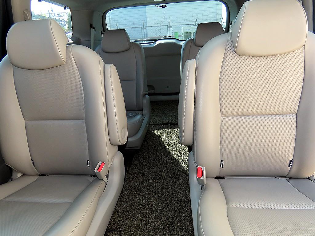 Kia Carnival — photo 07