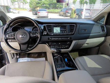Kia Carnival — photo 08