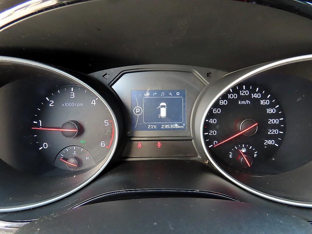 Kia Carnival — photo 10