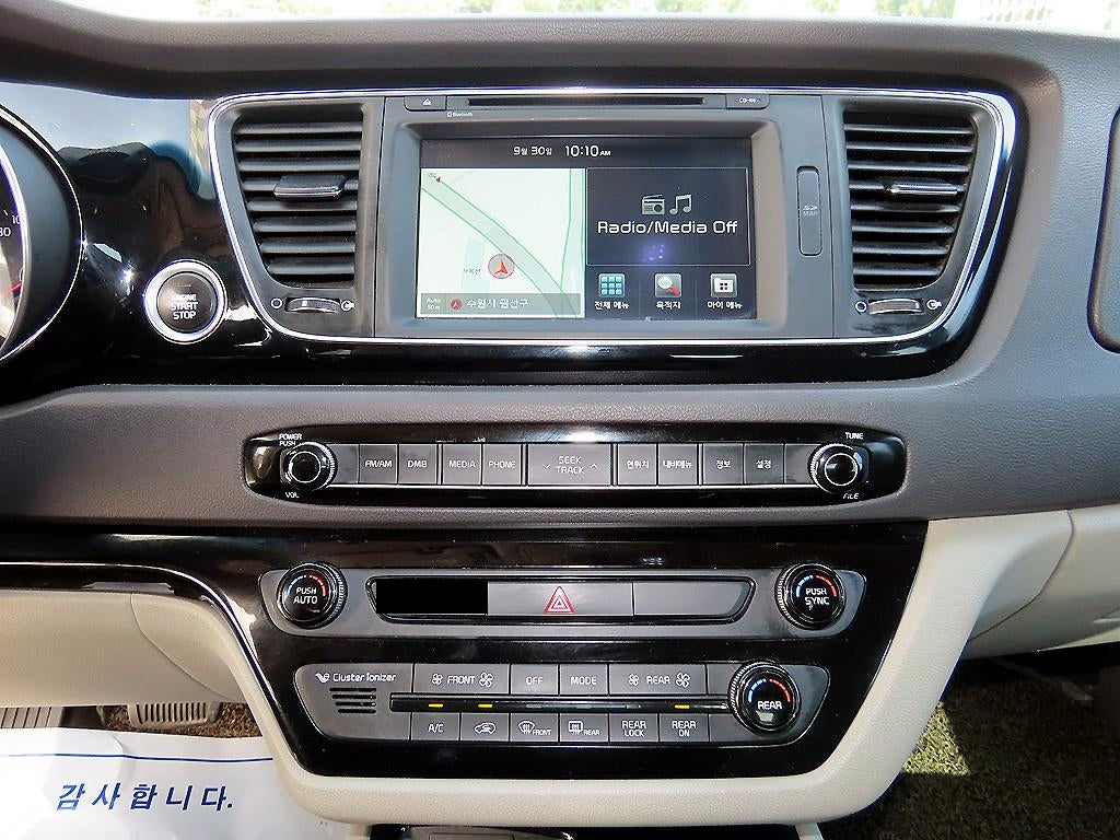 Kia Carnival — photo 13