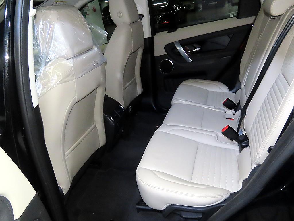 Land Rover Discovery Sport — photo 07