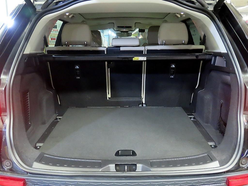 Land Rover Discovery Sport — photo 17