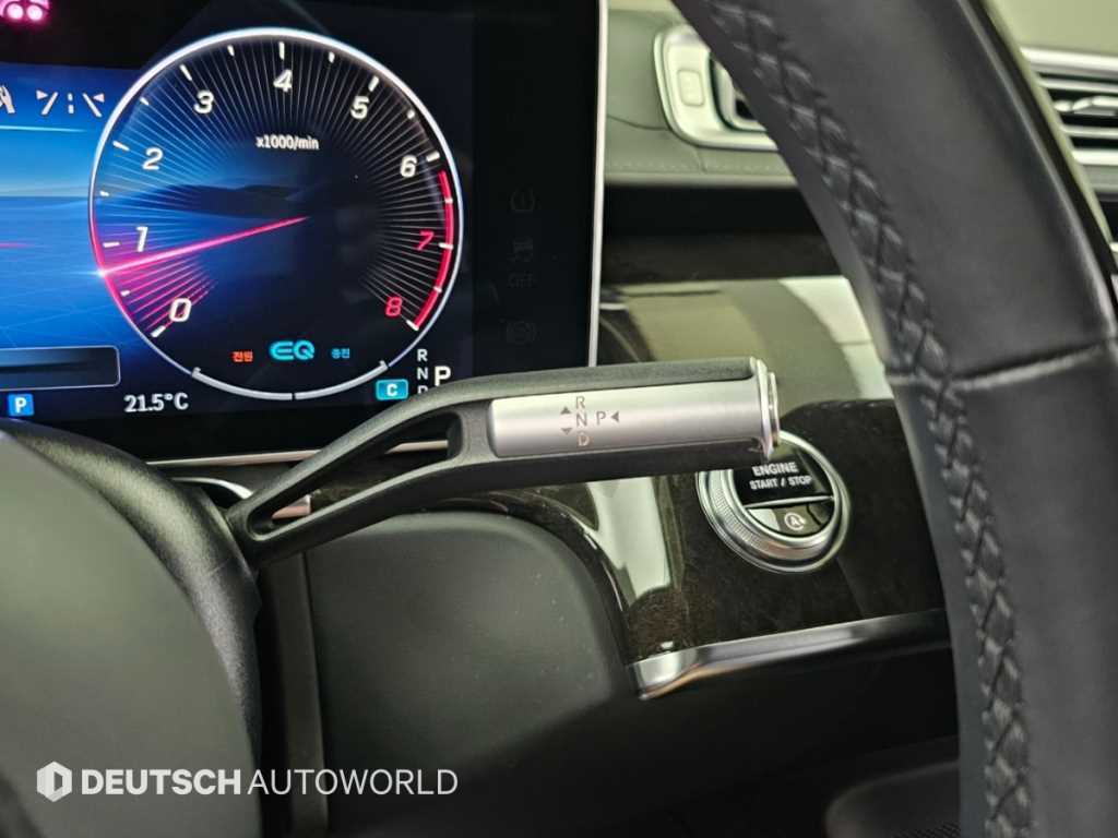 Mercedes-Benz S-Class — photo 09