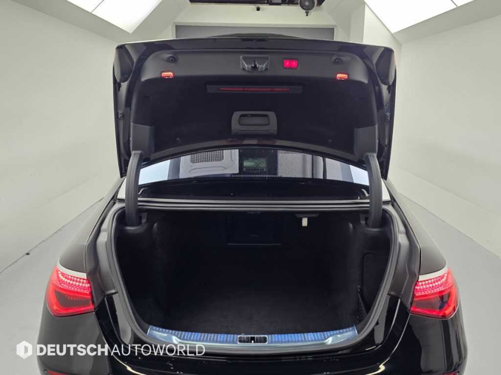 Mercedes-Benz S-Class — photo 19