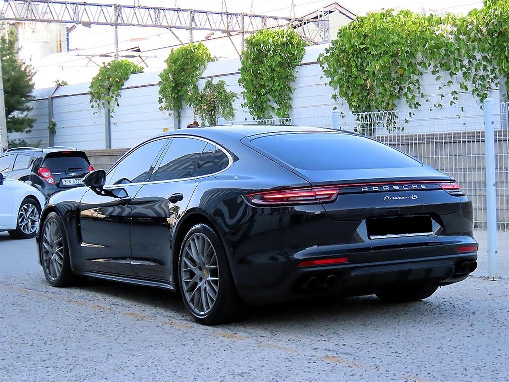 Porsche Panamera — photo 03