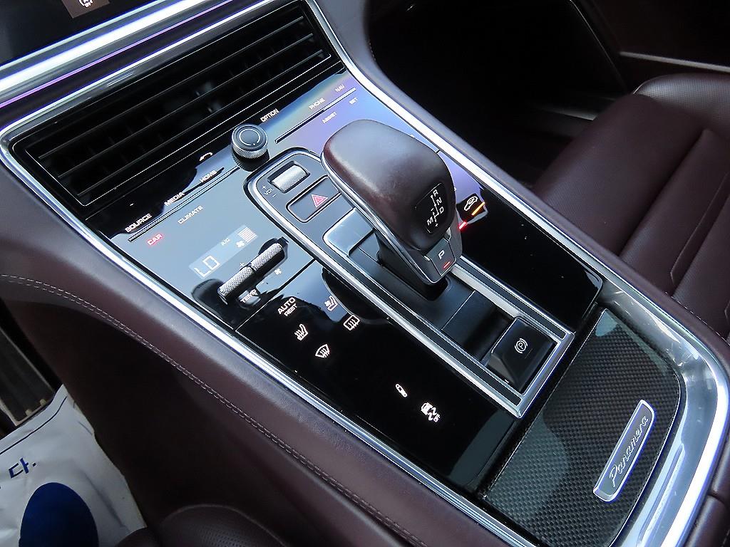 Porsche Panamera — photo 10
