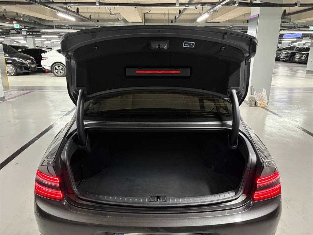 Genesis G80 — photo 18