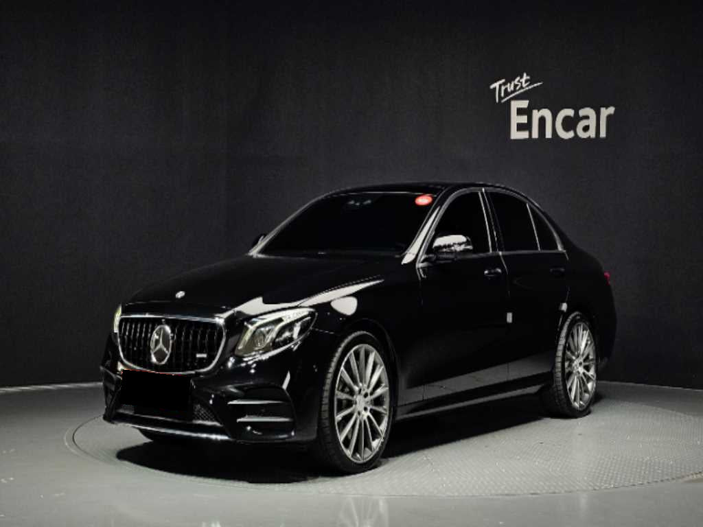 Mercedes-Benz E-Class — photo 01