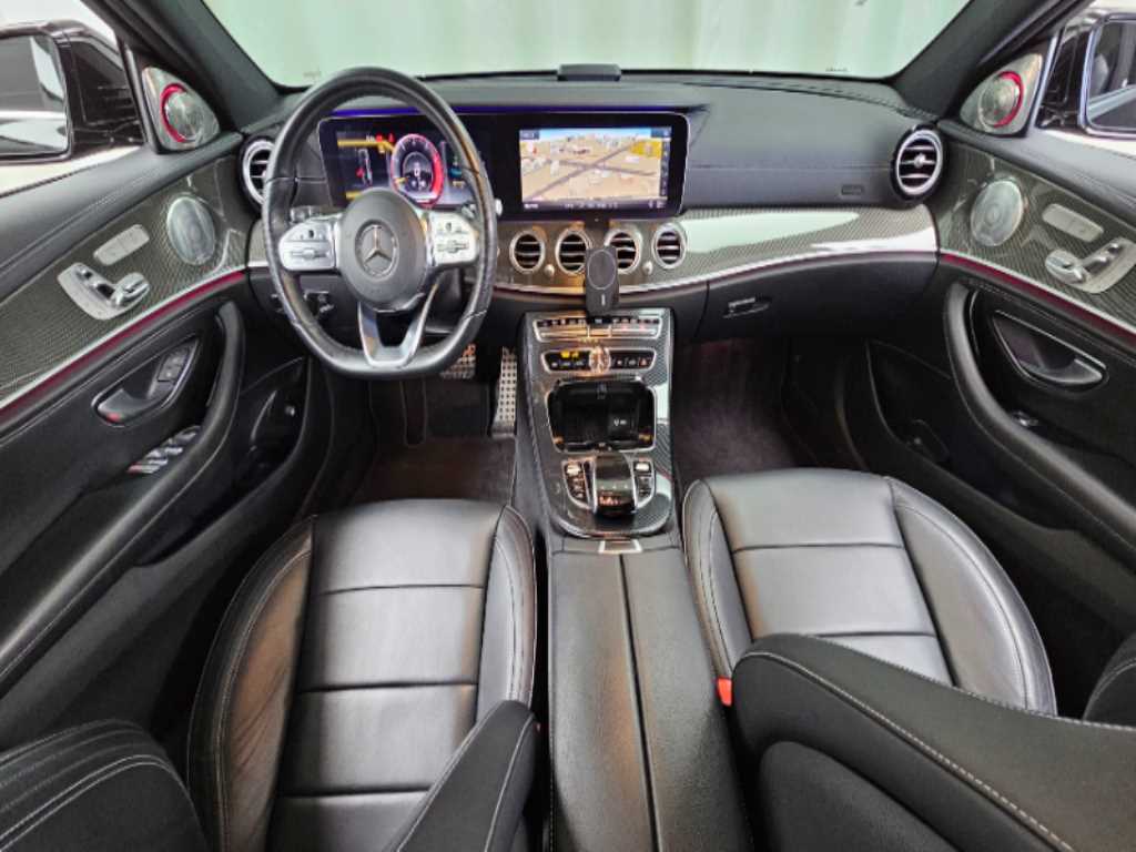 Mercedes-Benz E-Class — photo 07