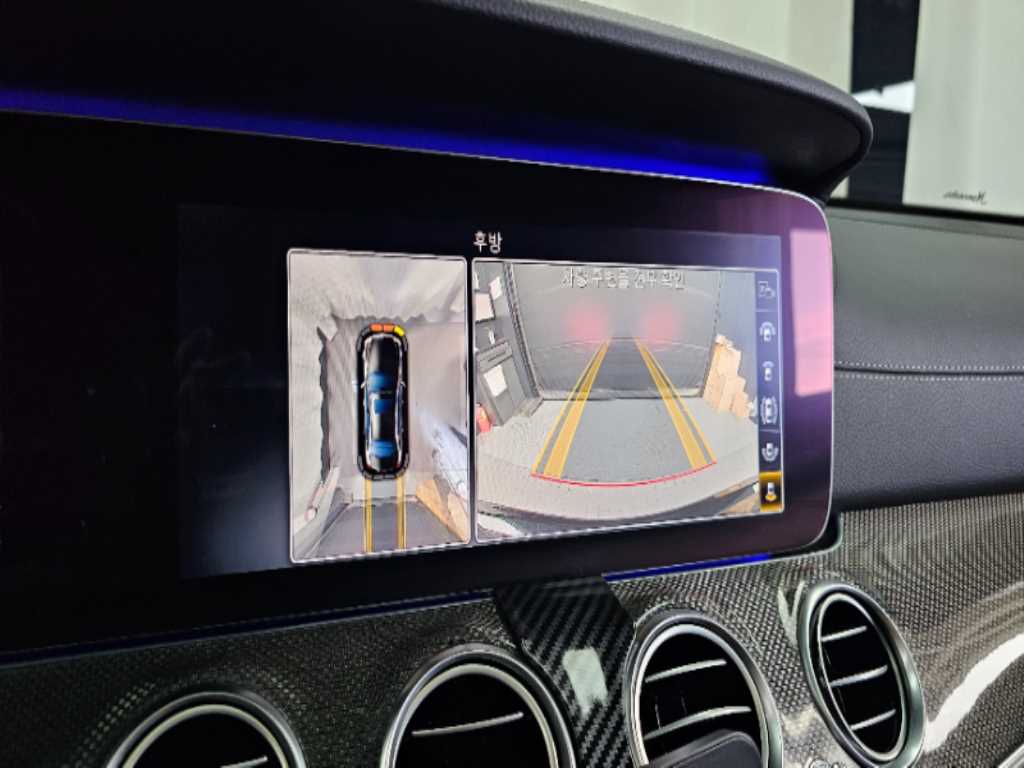 Mercedes-Benz E-Class — photo 15