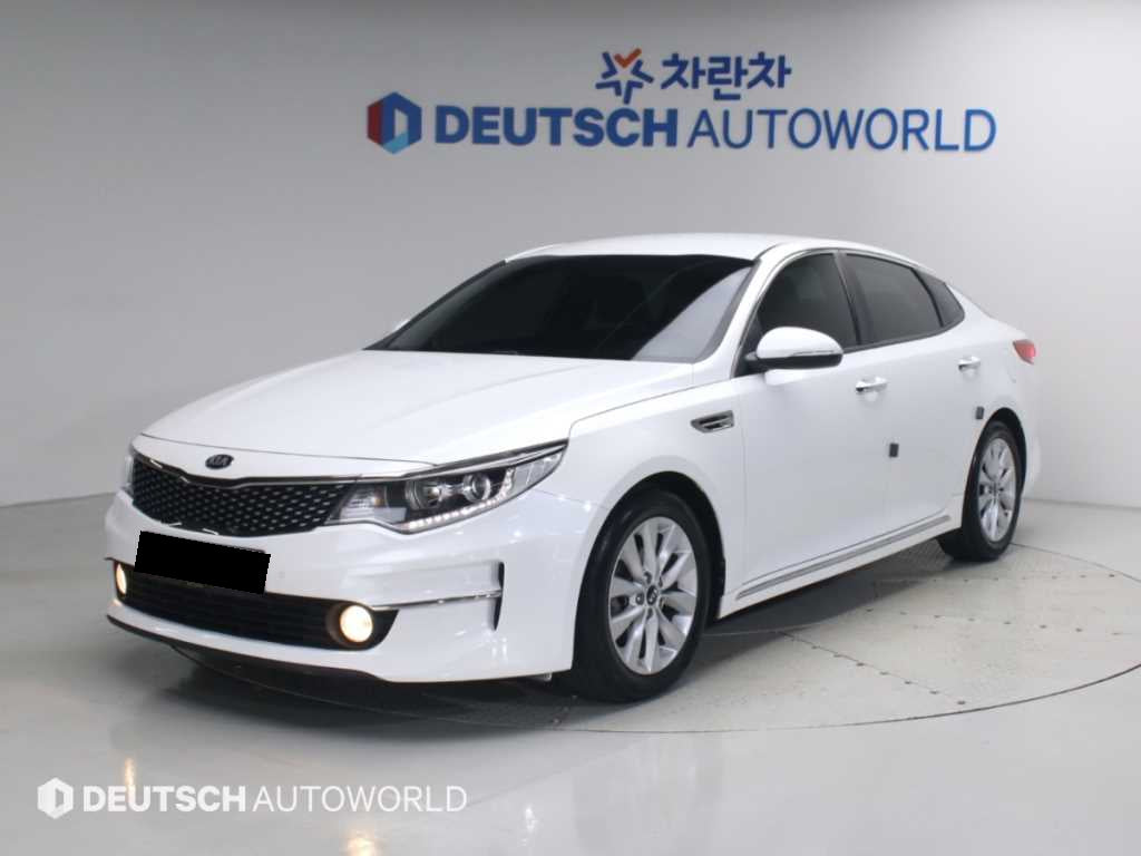 Kia K5 — photo 01