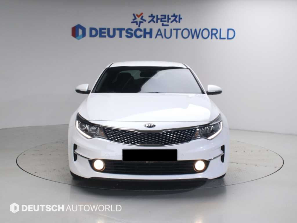 Kia K5 — photo 03