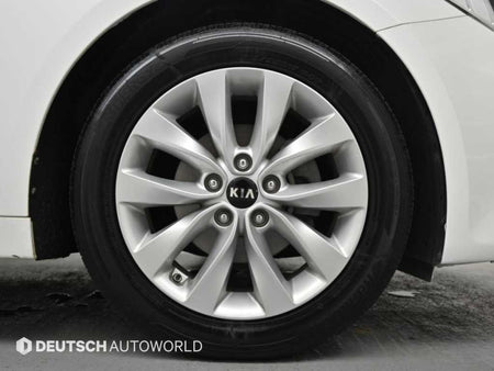 Kia K5 — photo 05