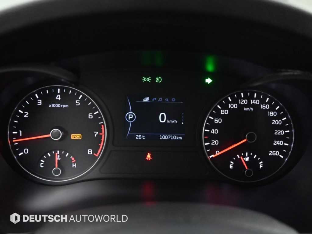 Kia K5 — photo 08