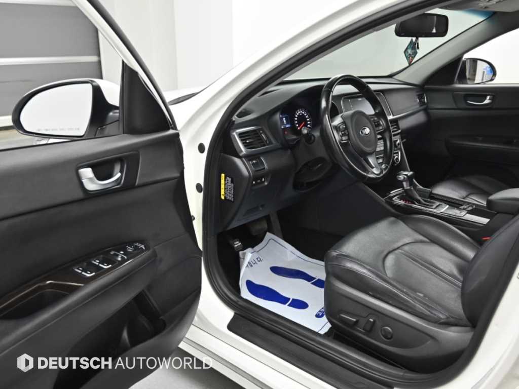 Kia K5 — photo 11