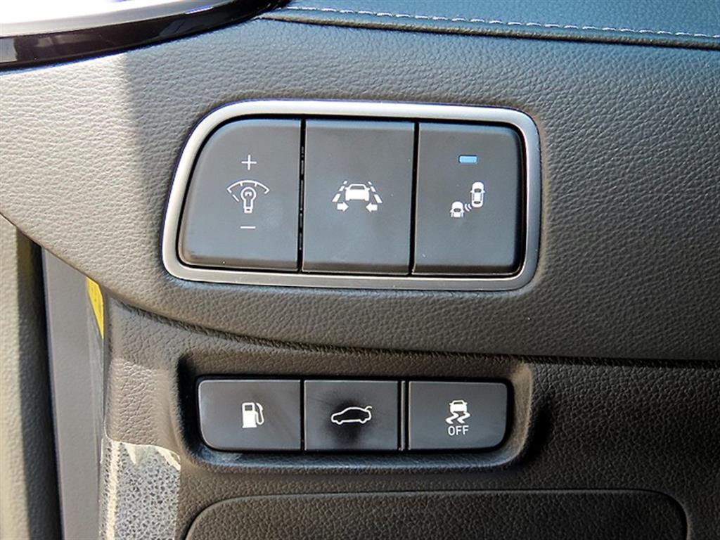 Hyundai Grandeur — photo 13