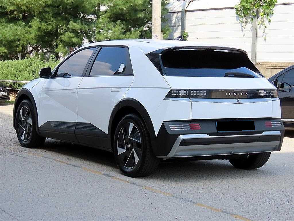 Hyundai Ioniq5 — photo 04