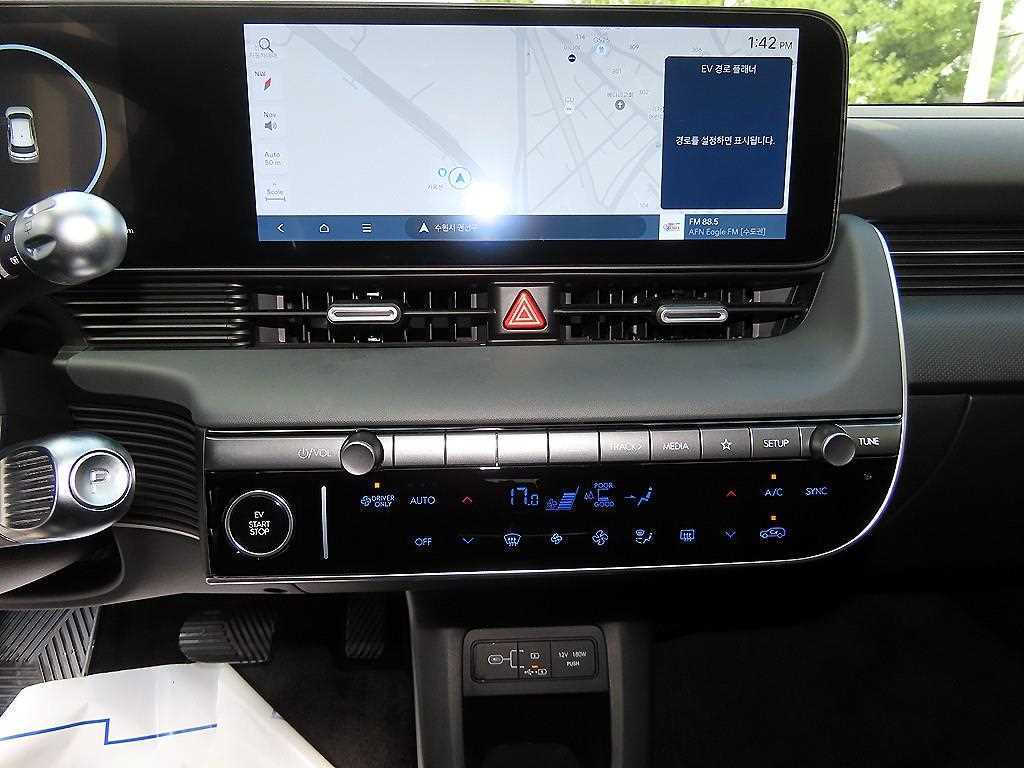 Hyundai Ioniq5 — photo 14