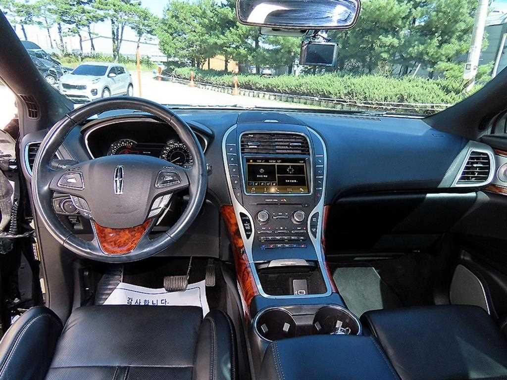 Lincoln MKX — photo 07