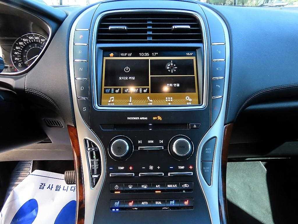 Lincoln MKX — photo 12