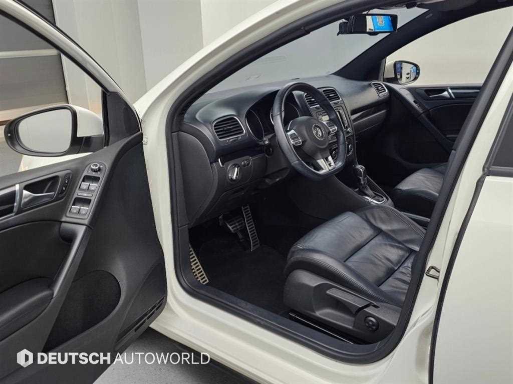 Volkswagen Golf — photo 11